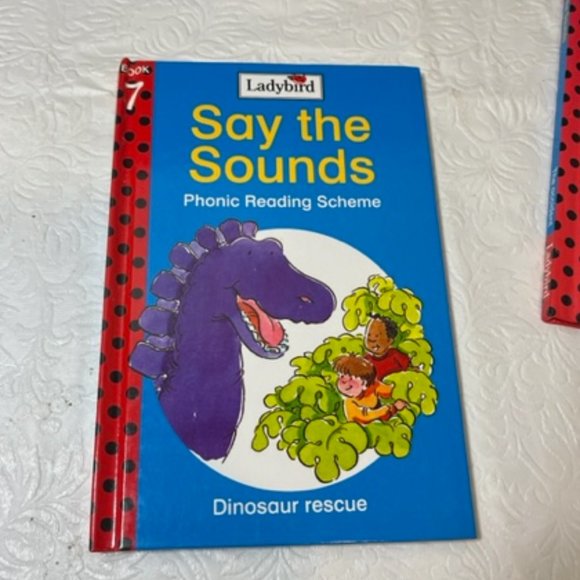 ‘Say The Sounds’ Phonics Books Ladybird (Part Set: Books 1,4,5,6,7,8) - Picture 6 of 9